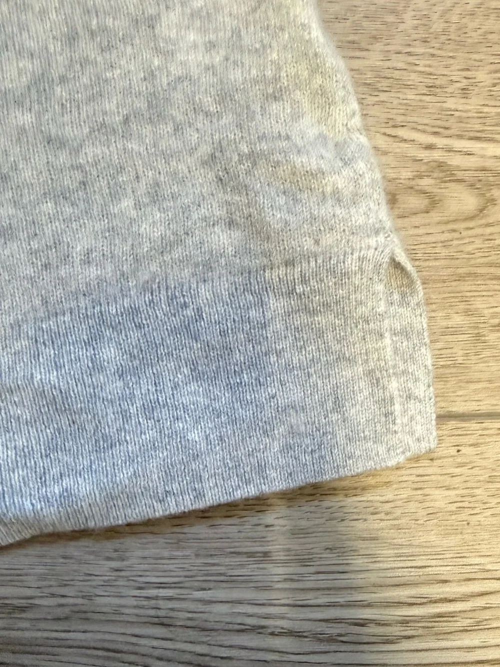 100% 2-Ply Cashmere Turtleneck Sweater Tahari - Picture 3 of 8